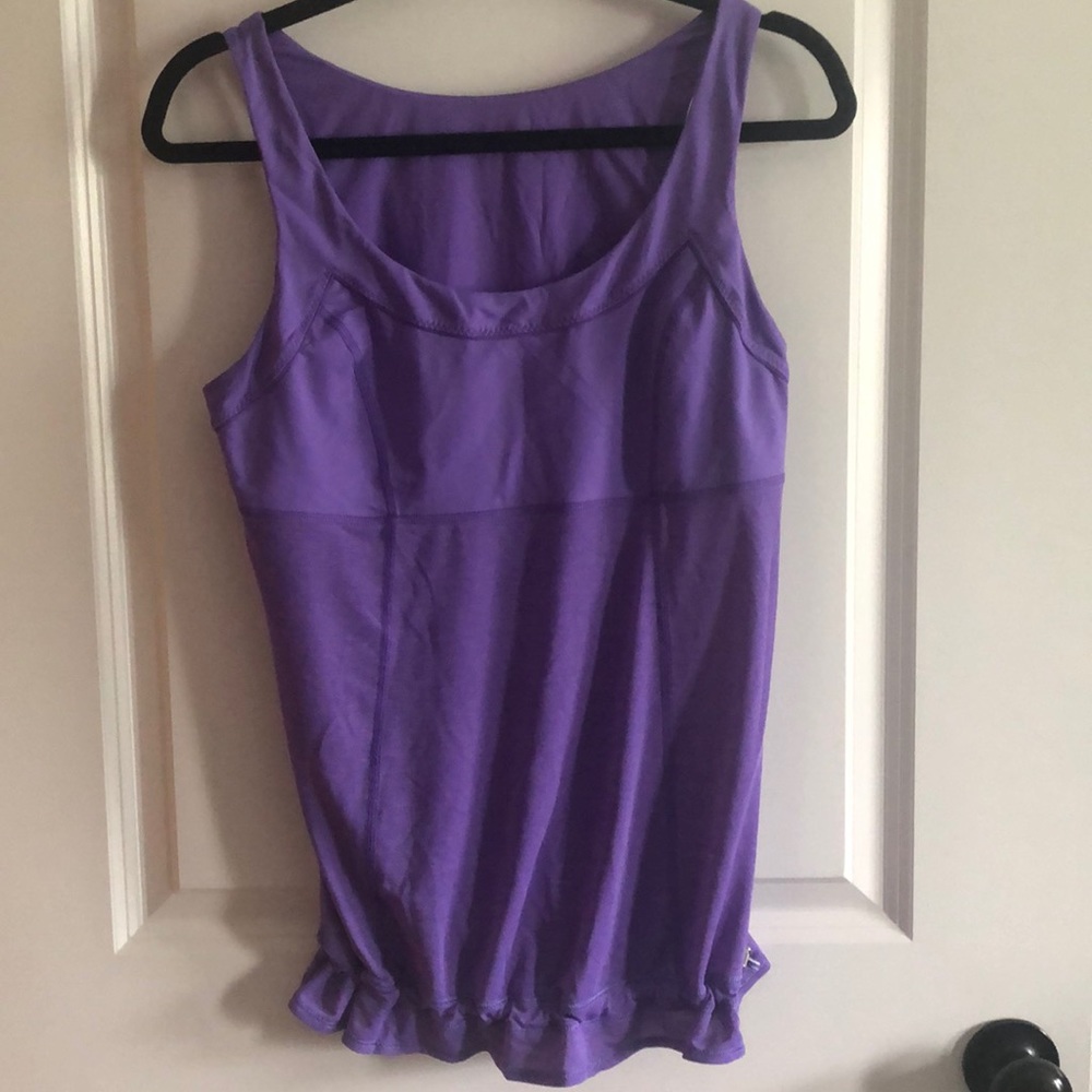 GC Lululemon workout top Sz 10